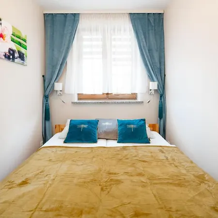 Apartment Szept Lasu - Z Prywatnym Parkingiem - Space *